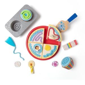 Melissa & Doug, Blue’s Clues wooden birthday party play set.